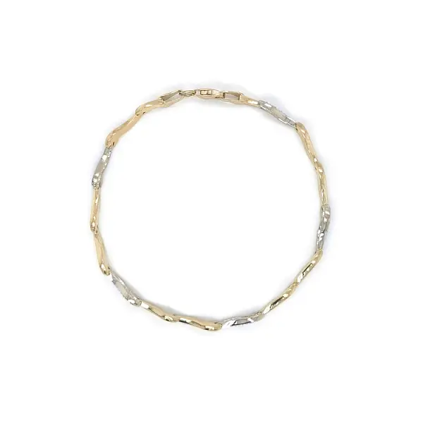 Vòng tay làm từ vàng kết hợp với zircon