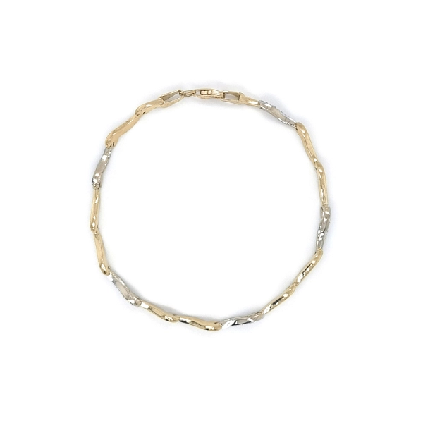 Vòng tay làm từ vàng kết hợp với zircon