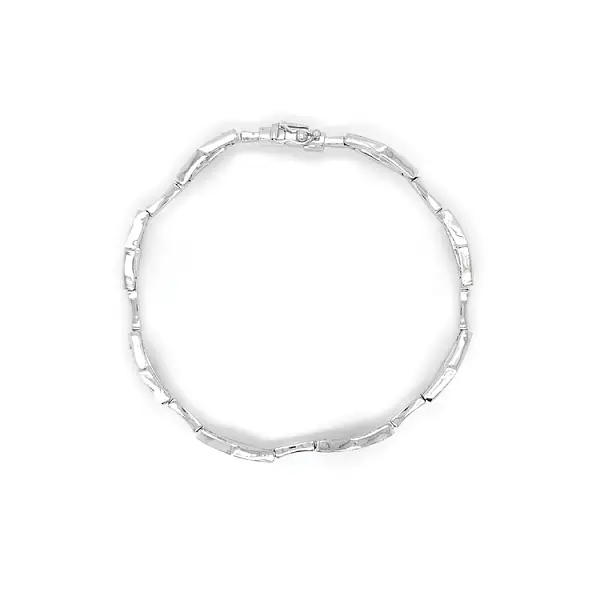 Vòng tay bằng vàng trắng đính đá zircon trắng