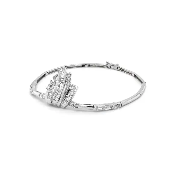 Vòng tay nữ với đá zircon trắng và vàng trắng