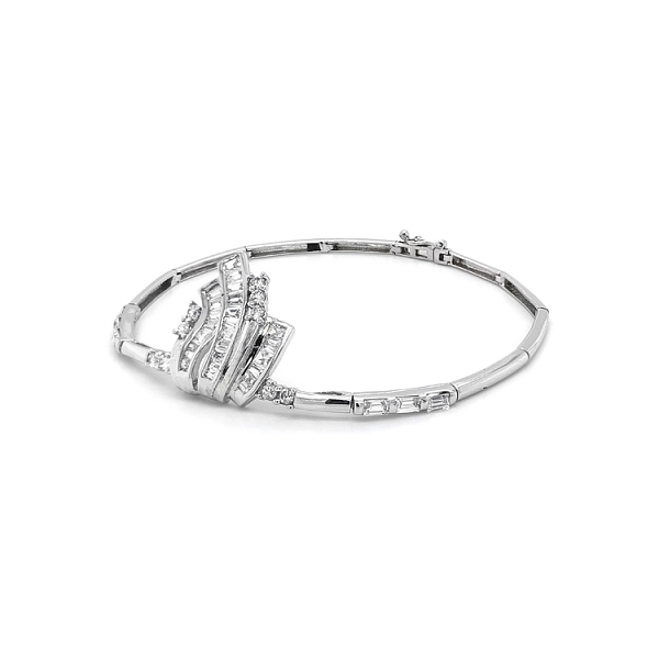 Vòng tay nữ với đá zircon trắng và vàng trắng