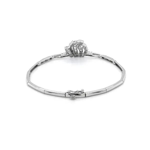 Vòng tay nữ với đá zircon trắng và vàng trắng