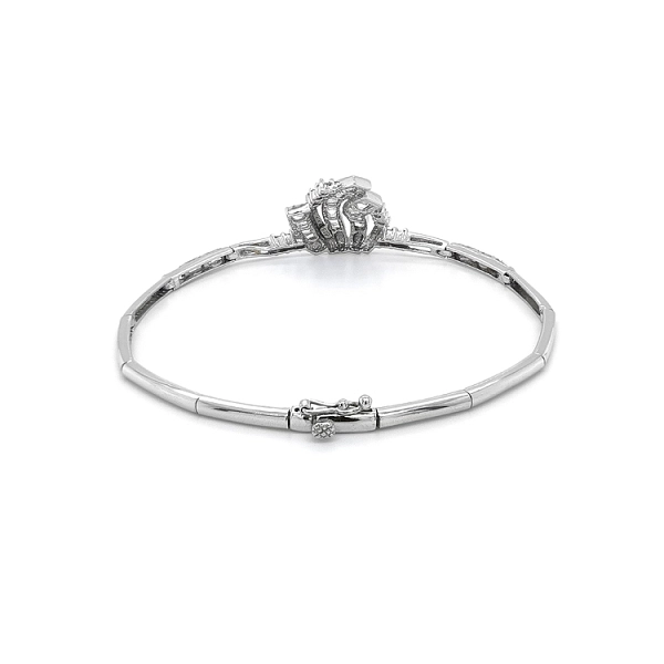 Vòng tay nữ với đá zircon trắng và vàng trắng