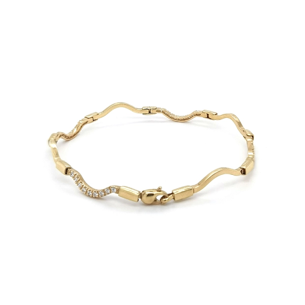 Vòng tay nữ bằng vàng đính đá zircon