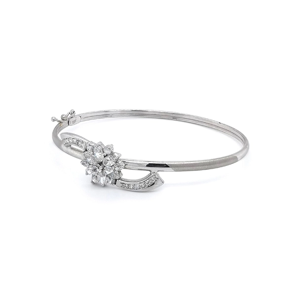 Vòng tay nữ cố định với đá zircon trắng vàng