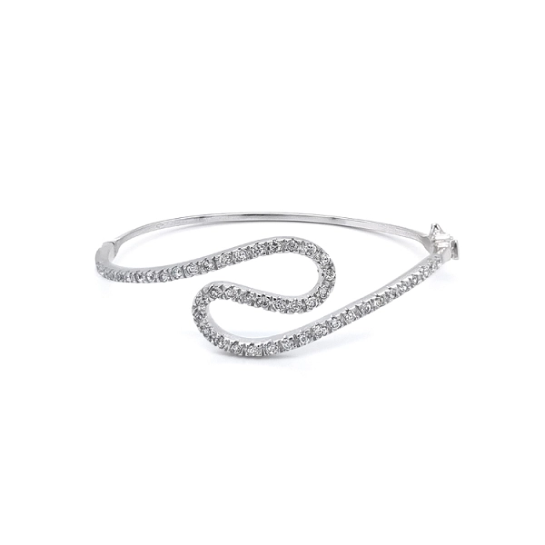 Vòng tay nữ với đá zircon trắng và vàng trắng