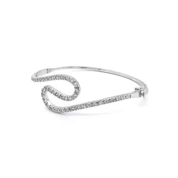 Vòng tay nữ với đá zircon trắng và vàng trắng