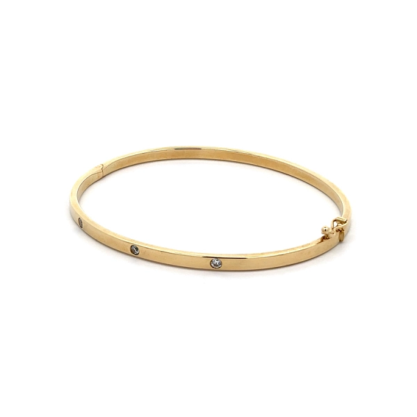 Vòng tay vàng cố định đính đá zircon