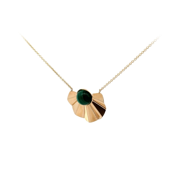 Vòng cổ bằng vàng với đá malachite