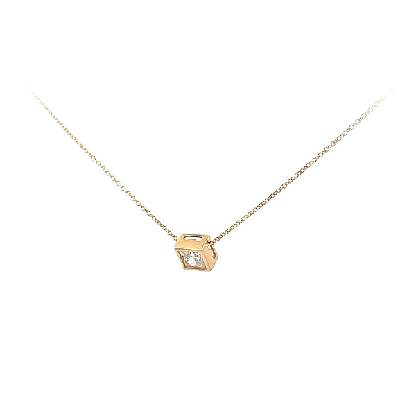 Vòng cổ kim cương vàng với đá zircon