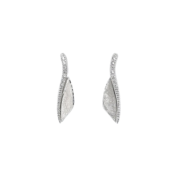 Ánh sáng tối giản của zircon trong vàng trắng mềm mại