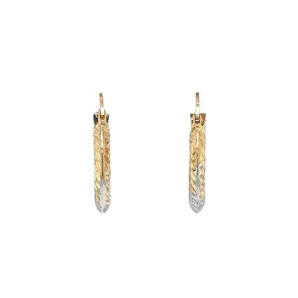 Hoa tai vòng tròn vàng kết hợp thanh lịch