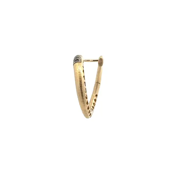 Vòng tai vàng đính đá đen