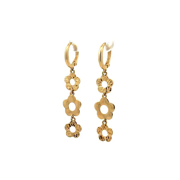 Vòng tai vàng đính hoa