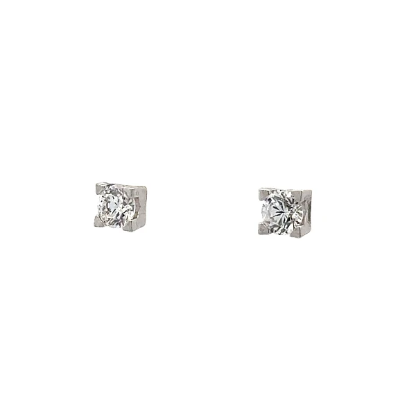Khuyên tai bằng vàng trắng đính đá zircon trắng