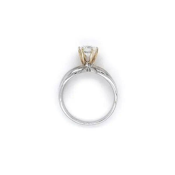 Nhẫn đính đá zircon làm từ vàng kết hợp