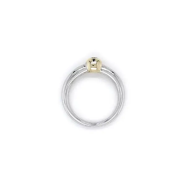 Nhẫn đính đá zircon làm từ vàng kết hợp