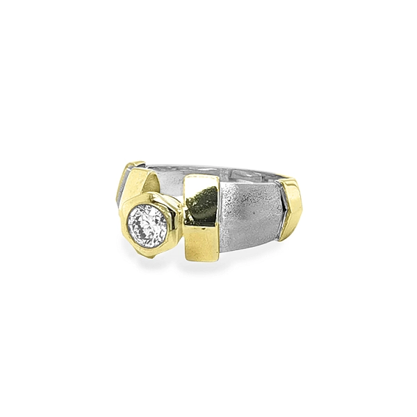 Nhẫn vàng đính đá zircon