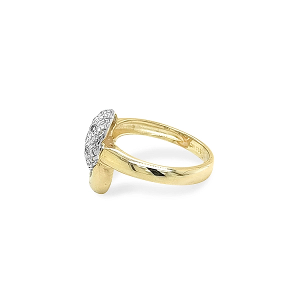 Nhẫn vàng đính đá zircon