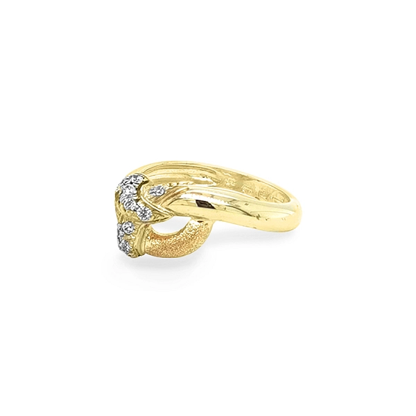 Nhẫn vàng đính đá zircon