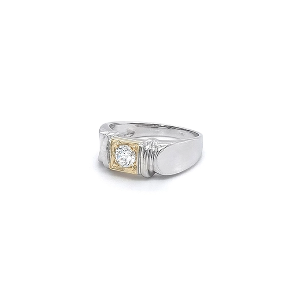 Nhẫn đính đá zircon làm từ vàng kết hợp