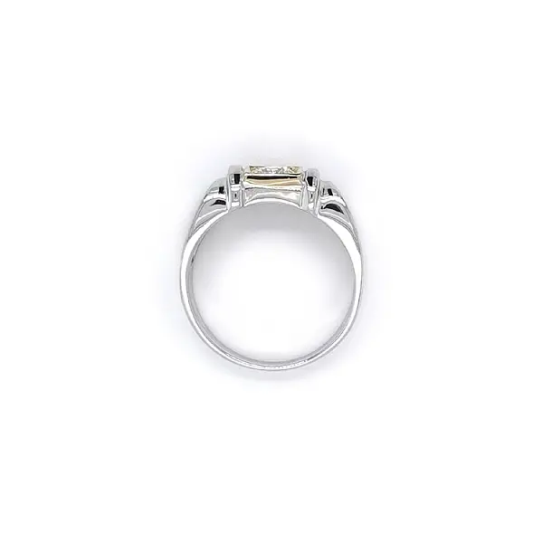 Nhẫn đính đá zircon làm từ vàng kết hợp