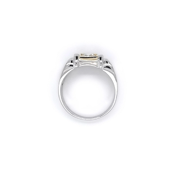 Nhẫn đính đá zircon làm từ vàng kết hợp