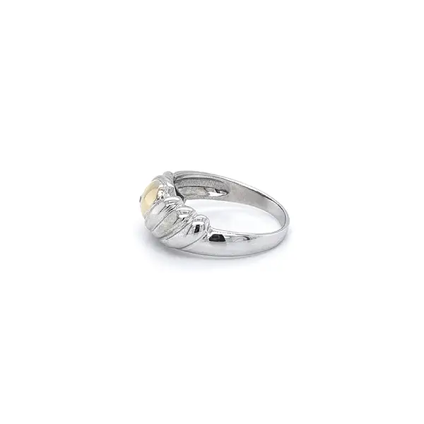 Nhẫn đính đá zircon làm từ vàng kết hợp