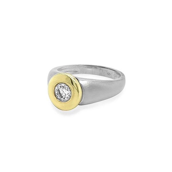 Nhẫn vàng đính đá zircon
