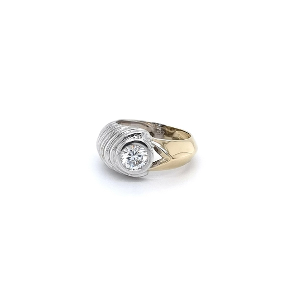 Nhẫn đính đá zircon làm từ vàng kết hợp