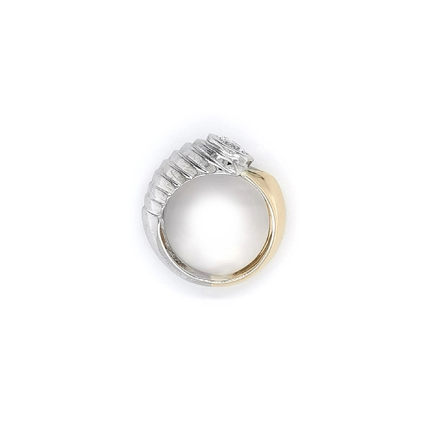 Nhẫn đính đá zircon làm từ vàng kết hợp
