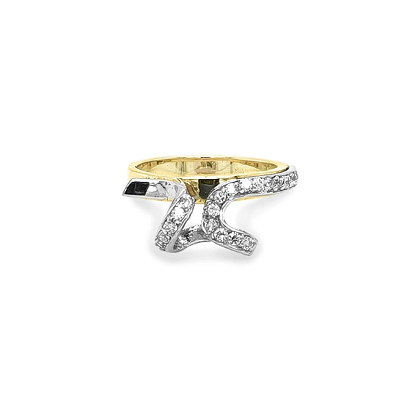 Nhẫn vàng đính đá zircon