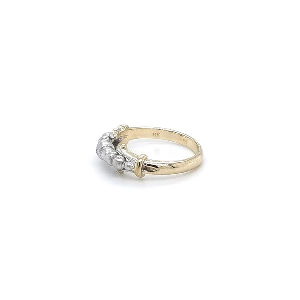 Nhẫn đính đá zircon làm từ vàng kết hợp