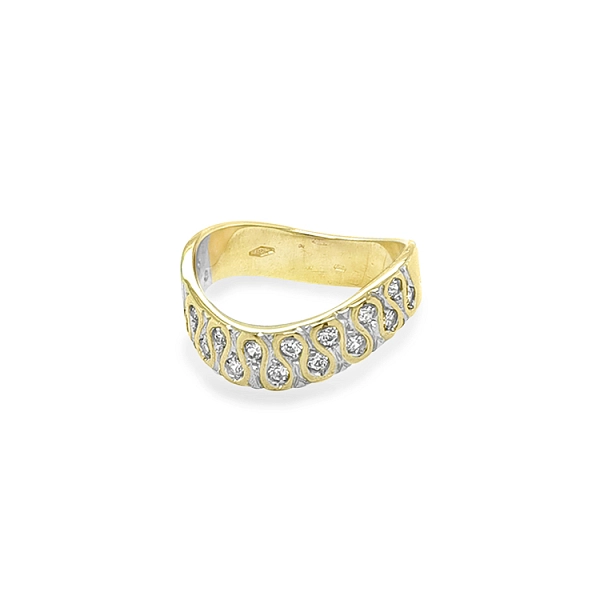 Nhẫn vàng đính đá zircon