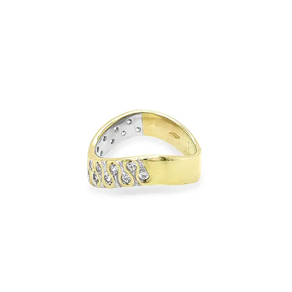 Nhẫn vàng đính đá zircon