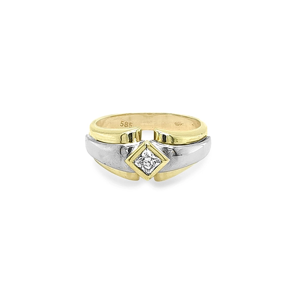 Nhẫn vàng đính zircon làm từ vàng kết hợp