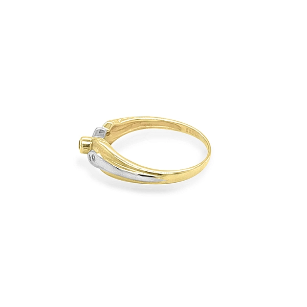 Nhẫn vàng đính đá zircon làm từ vàng kết hợp
