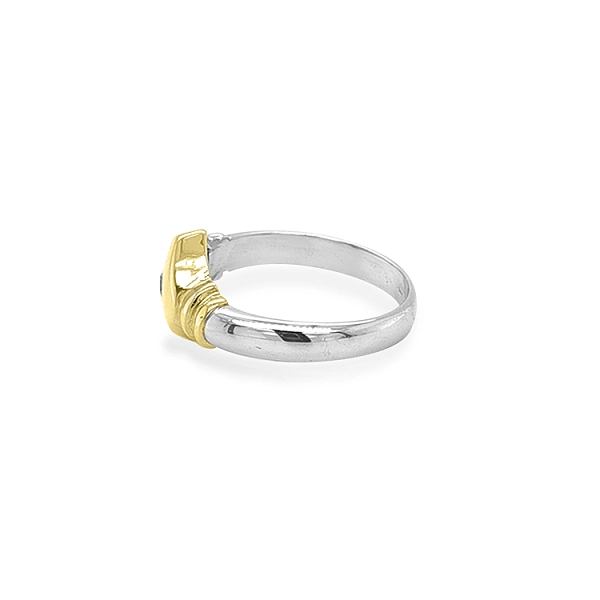 Nhẫn vàng đính zircon làm từ vàng kết hợp