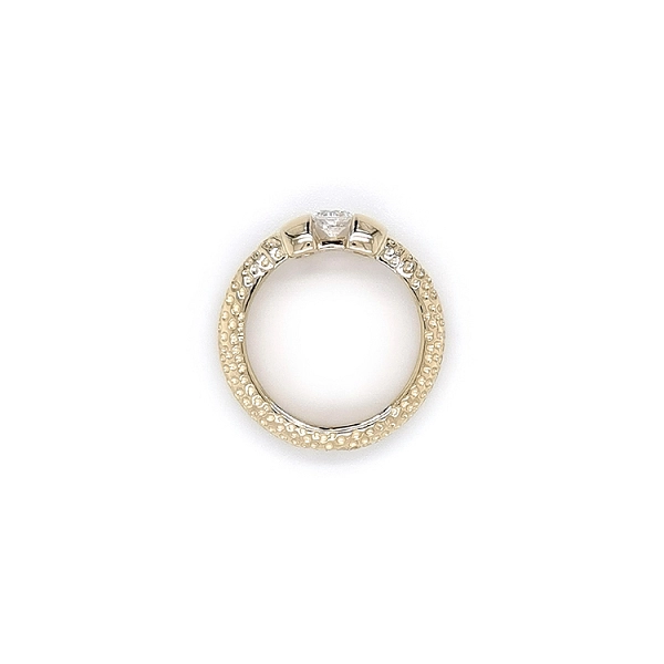 Nhẫn vàng đính đá zircon