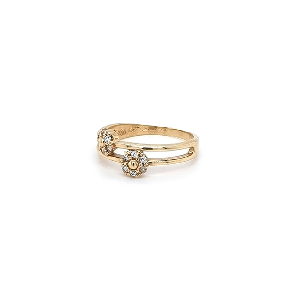 Nhẫn vàng với hoa zircon