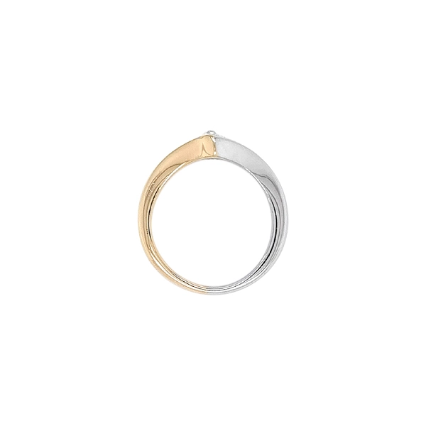 Nhẫn đính hôn bằng vàng với đá zircon