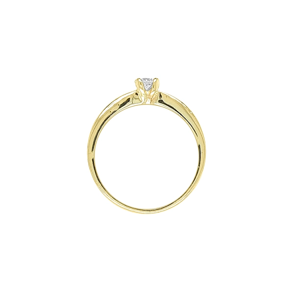 Nhẫn đính hôn bằng vàng với đá zircon