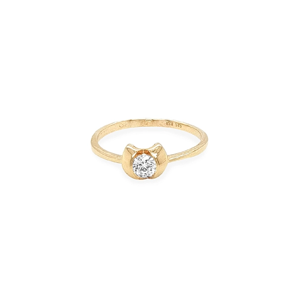 Nhẫn đính hôn bằng vàng với đá zircon