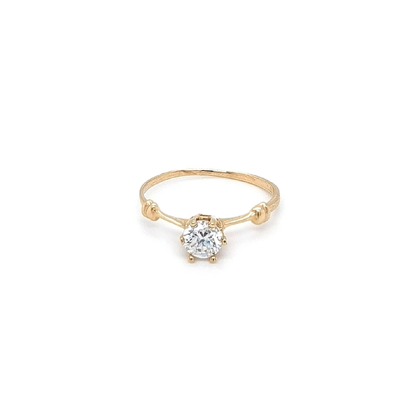 Nhẫn đính hôn bằng vàng với đá zircon