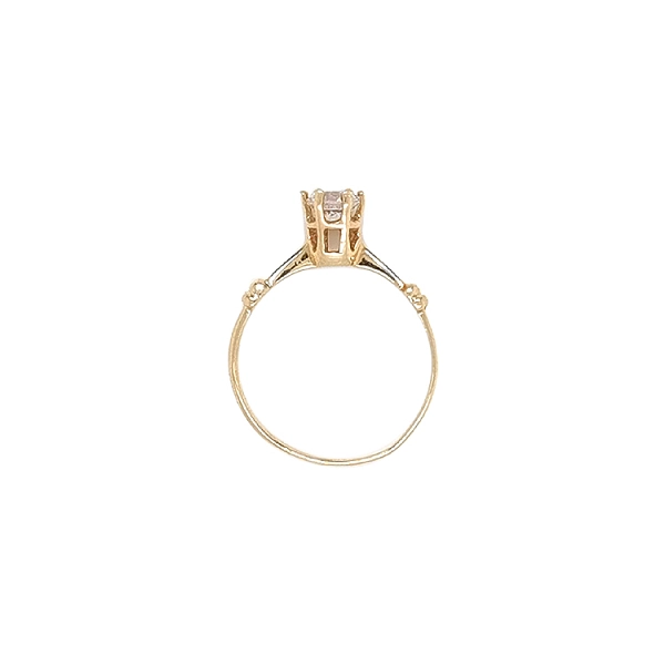 Nhẫn đính hôn bằng vàng với đá zircon