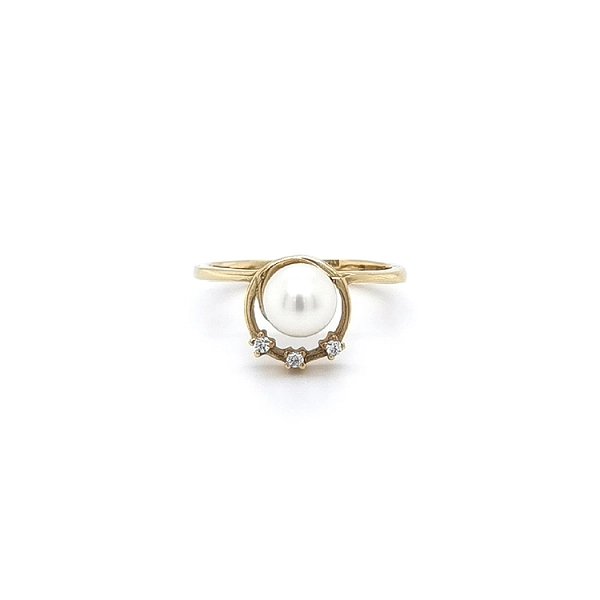 Nhẫn vàng đính ngọc trai và đá zircon