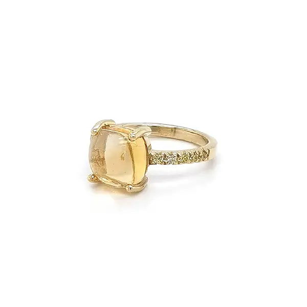 Nhẫn vàng đính đá citrine