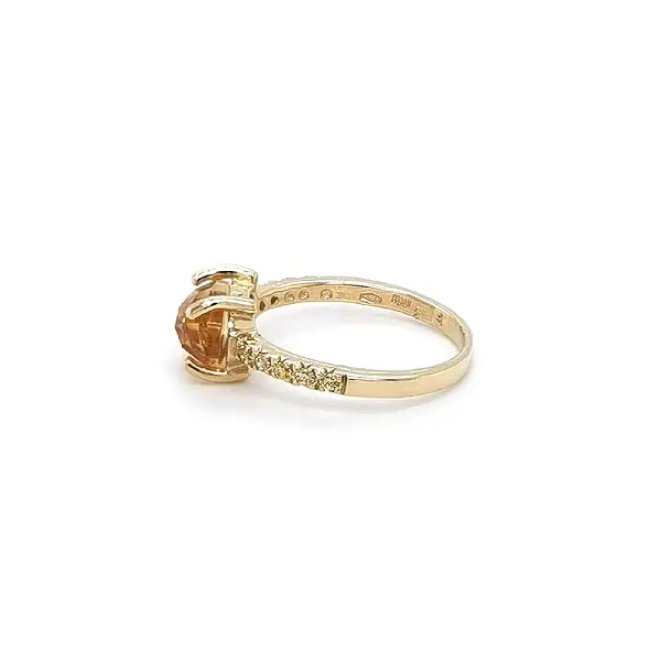 Nhẫn vàng đính đá citrine