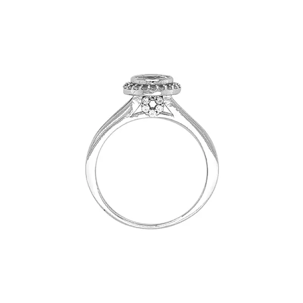 Nhẫn đính hôn bằng vàng với đá zircon