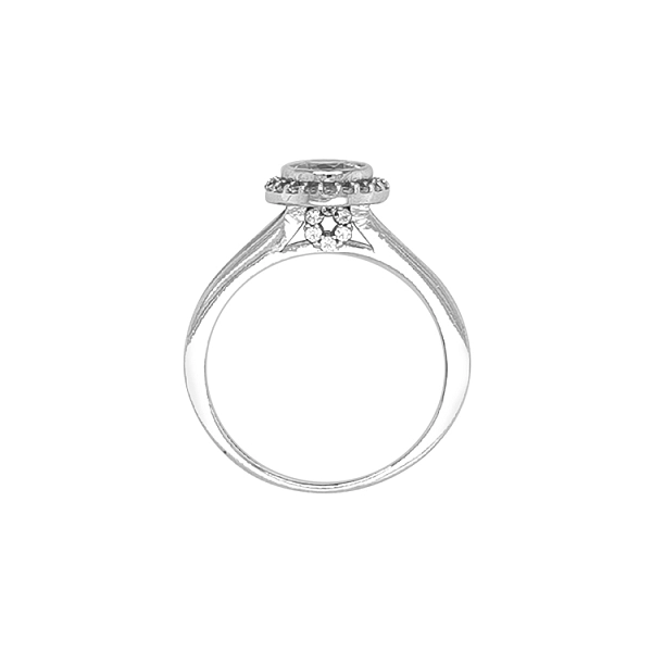 Nhẫn đính hôn bằng vàng với đá zircon
